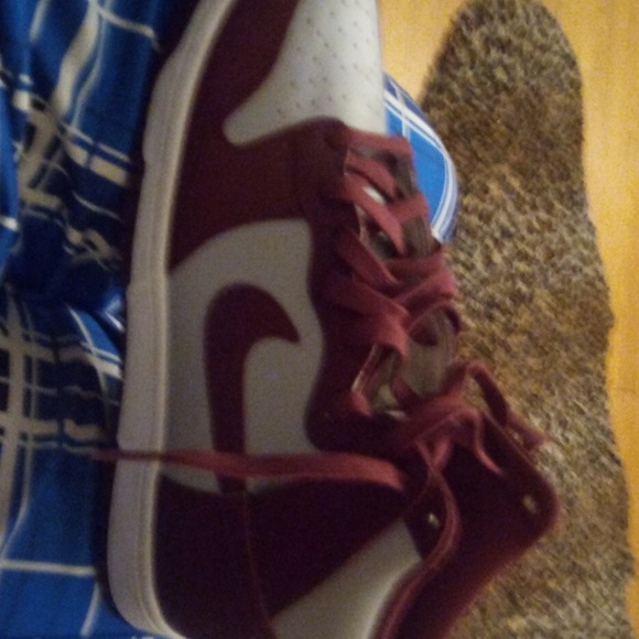 Shoes - Picture 4 of 5